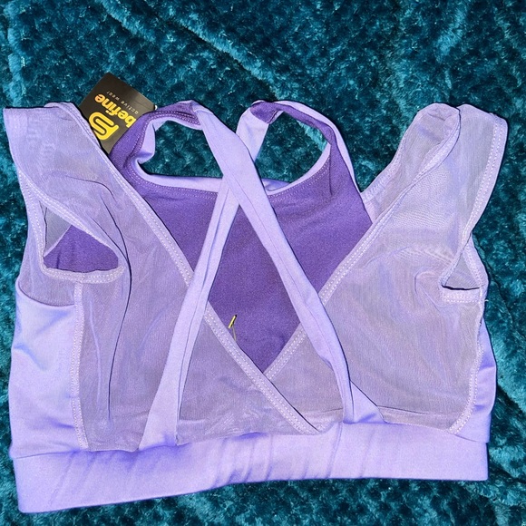 Workout top - Picture 3 of 3